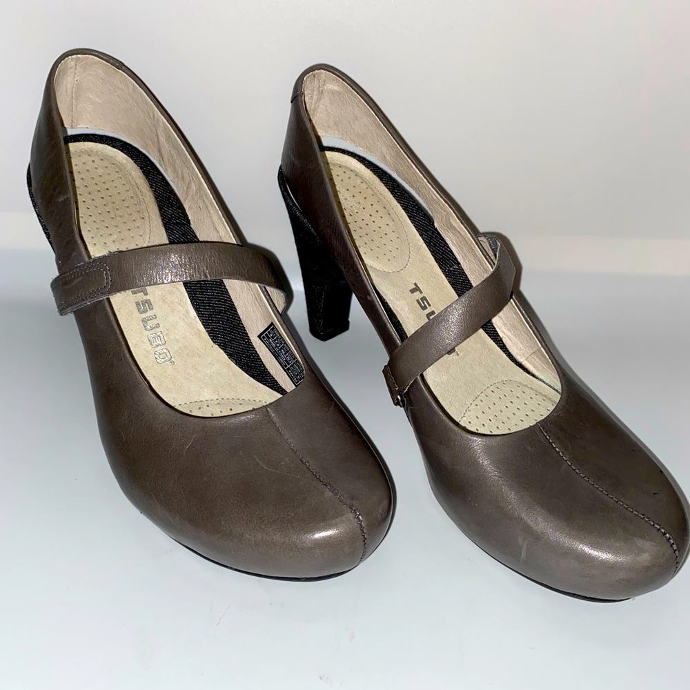 Tsubo Leather heels